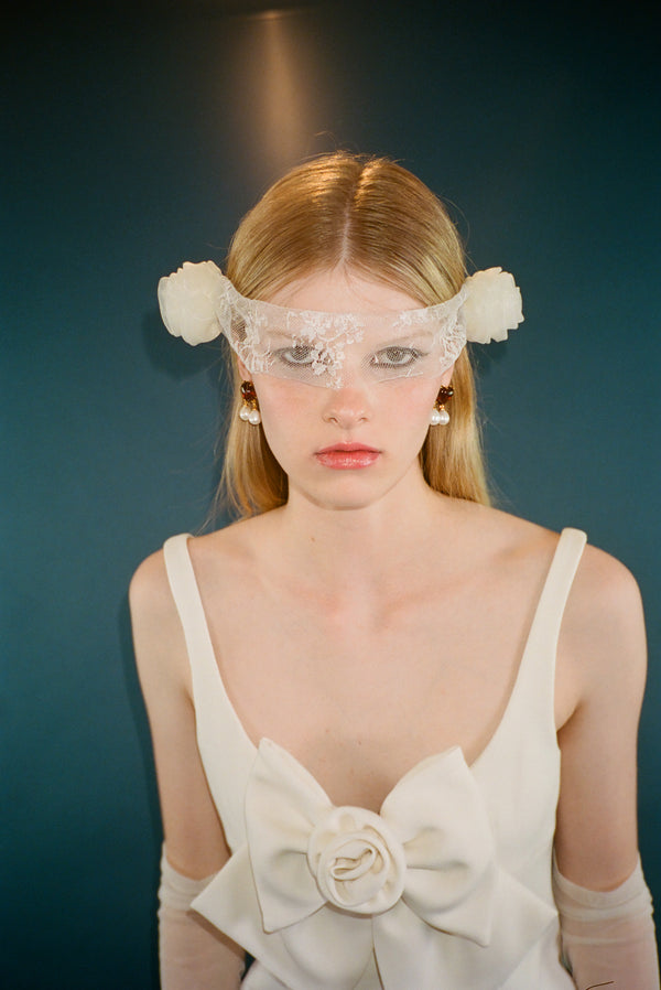 BANDIT EYE VEIL IN WHITE