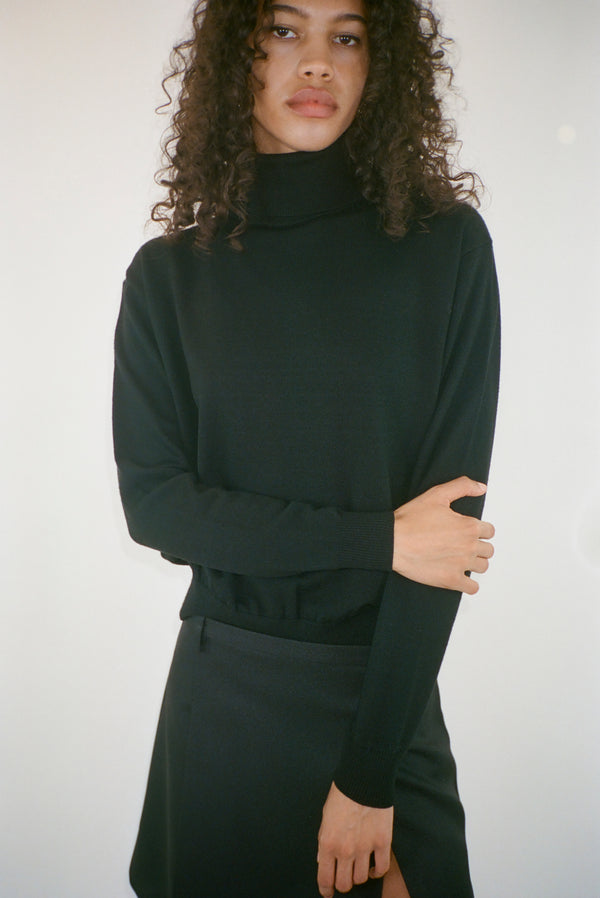 ANDO SWEATER IN BLACK