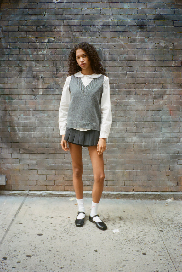 ROVER VEST IN SIDEWALK