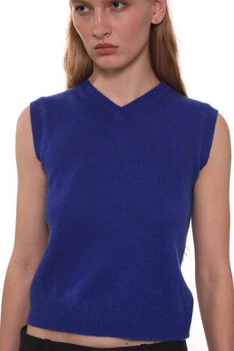 SHRUNKEN CASHMERE VEST IN BLUE