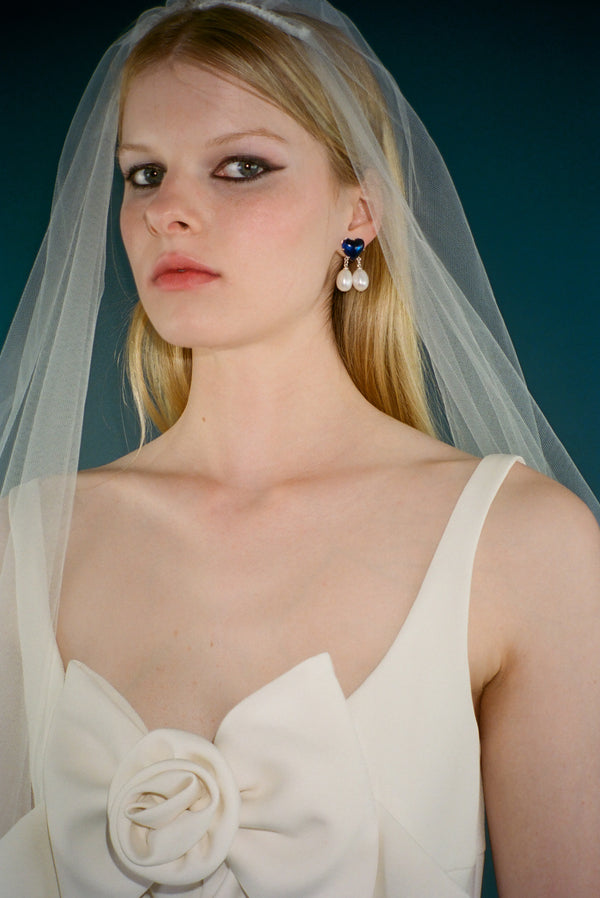 BLEEDING HEART STUDS IN SAPPHIRE