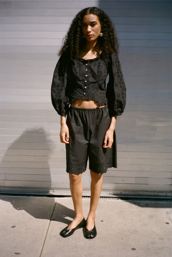 PALISADE TOP IN BLACK EYELET