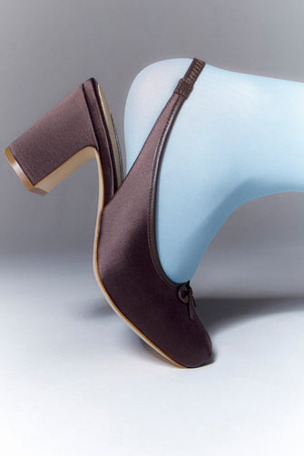 Slingback satin heels in brown on model