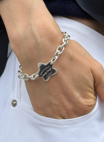 STAR CHARM BRACELET IN MATTE SILVER