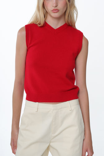 CASHMERE SHRUNKEN VEST IN RED