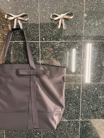 JUMBO TOTE IN BLACK