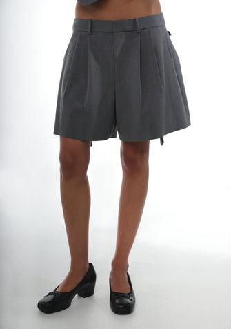 HINOKI SHORTS IN GREY