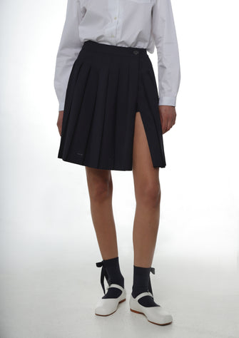 ASTRA SKORT IN DARK NAVY