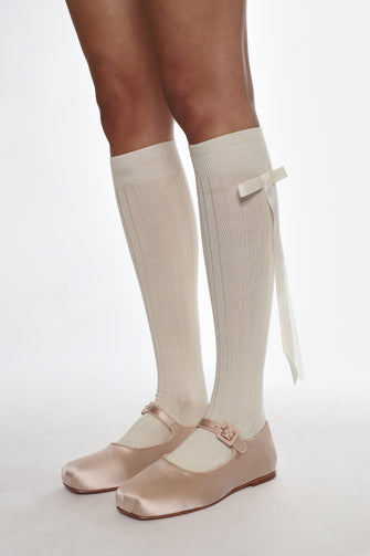 MARY JANE POINTE IN BALLET SATIN