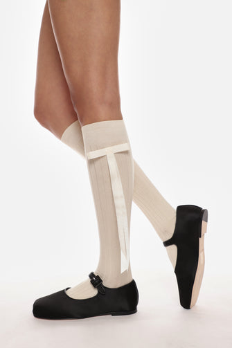 MARY JANE POINTE IN BLACK SATIN