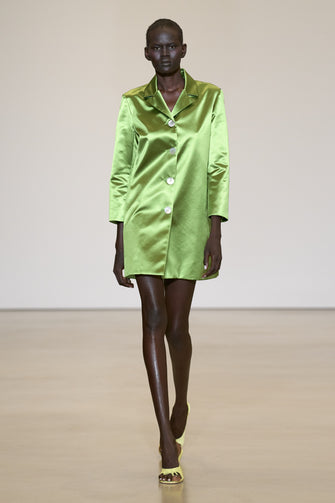 Look 16