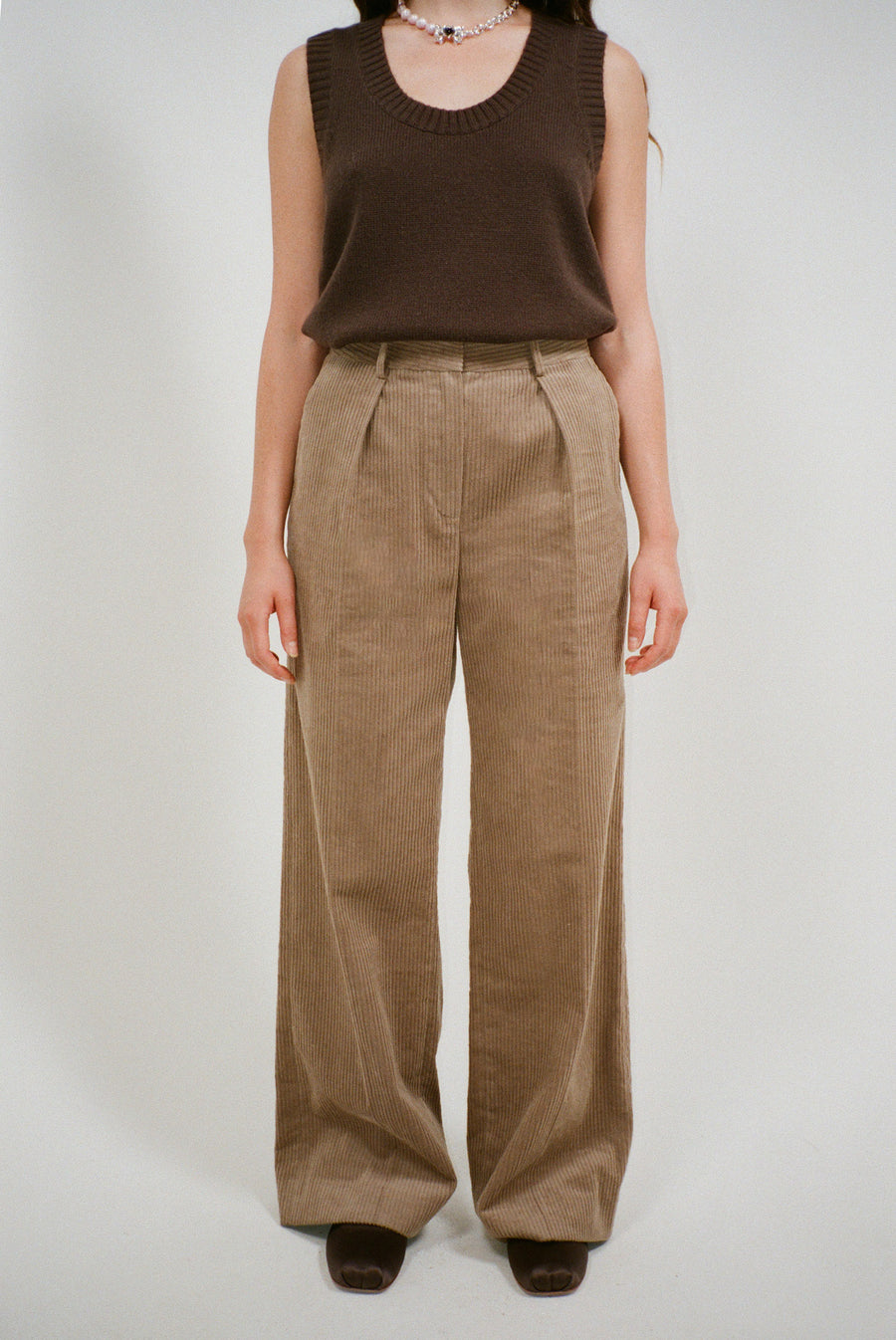 STEM PANTS IN TAUPE CORDUROY